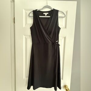 Women’s little black dress, perfect for any occasion. Easily day to night. Sz XS
